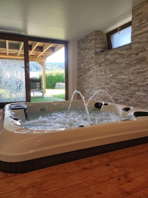 Gite Papillon 6 A14 Personnes - Jacuzzi Gerardmer Luaran gambar